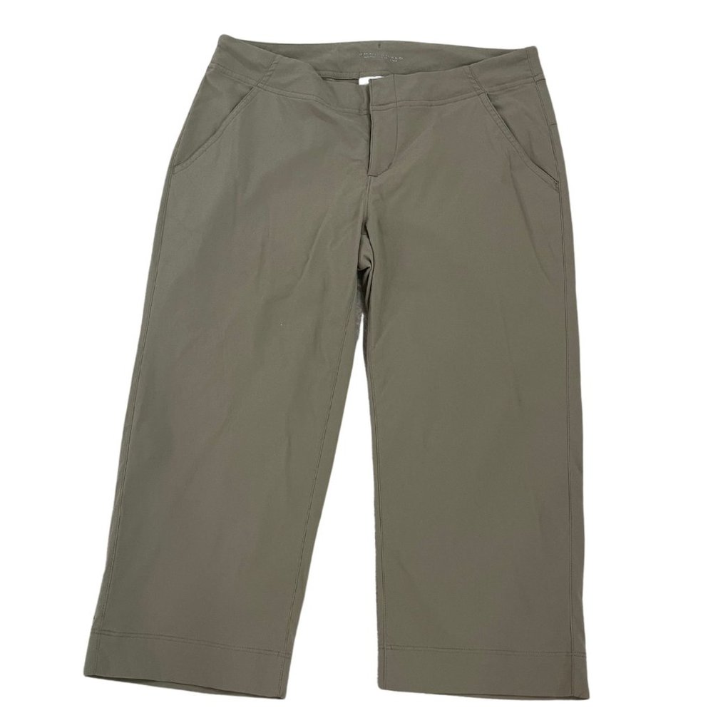 EUC Womens Columbia Omni Shield Advanced Repellency Capri Pants size 6 Hiking